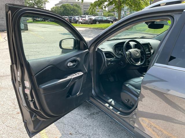 used 2019 Jeep Cherokee car, priced at $9,966