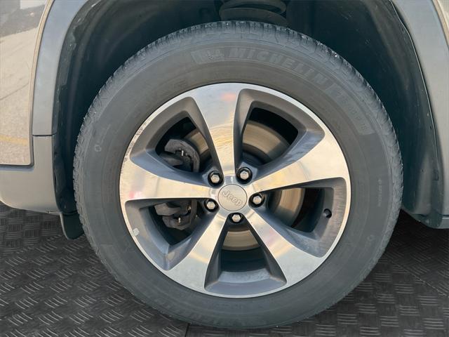 used 2019 Jeep Cherokee car, priced at $9,966