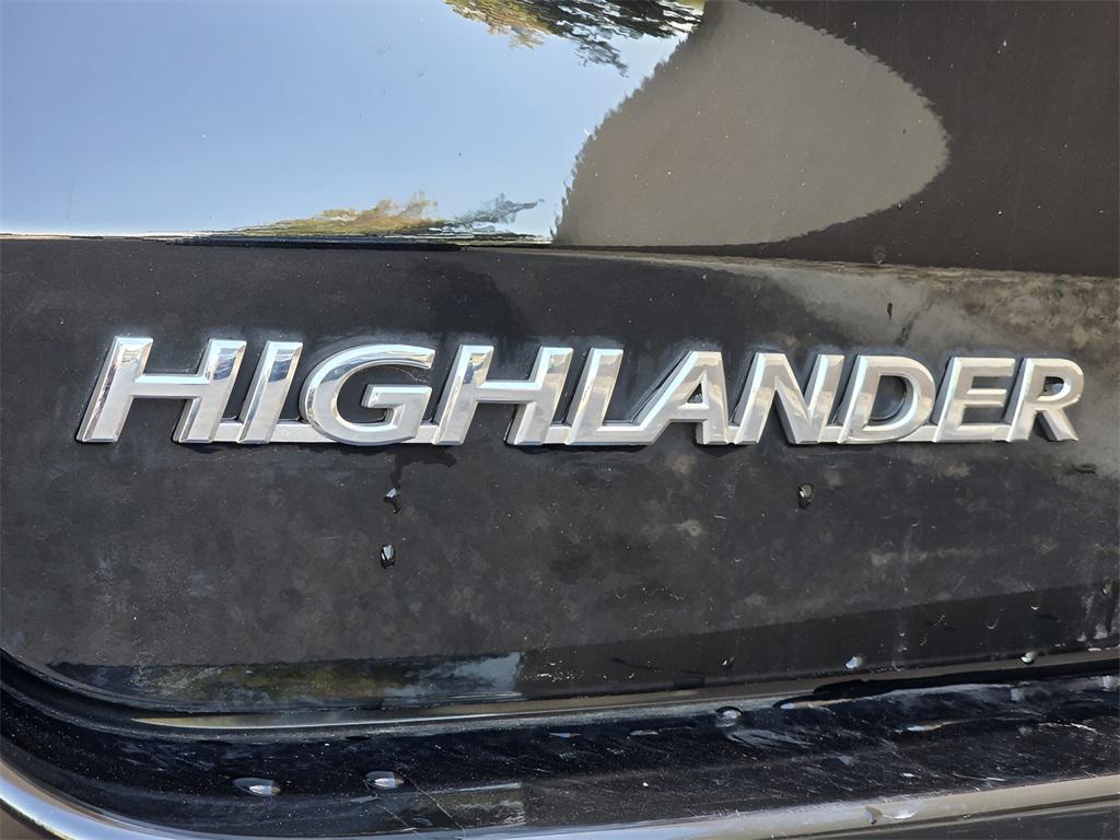 used 2019 Toyota Highlander car, priced at $22,866