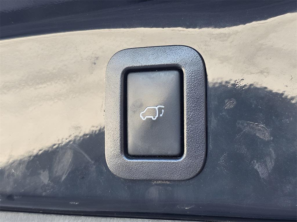 used 2019 Toyota Highlander car, priced at $22,866