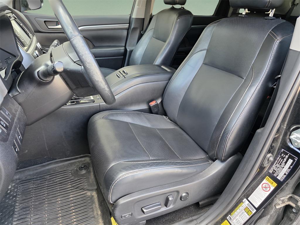used 2019 Toyota Highlander car, priced at $22,866