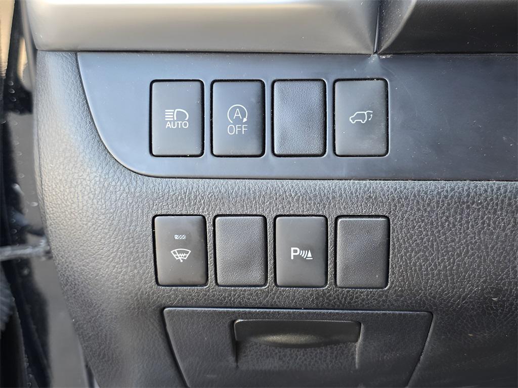 used 2019 Toyota Highlander car, priced at $22,866