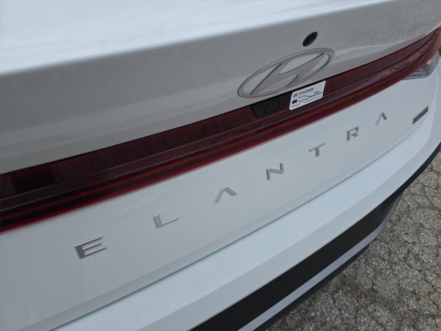 new 2025 Hyundai Elantra HEV car, priced at $25,038