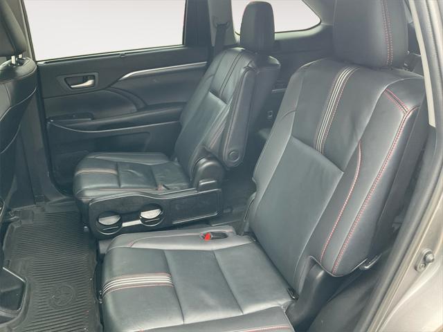 used 2019 Toyota Highlander car, priced at $28,766