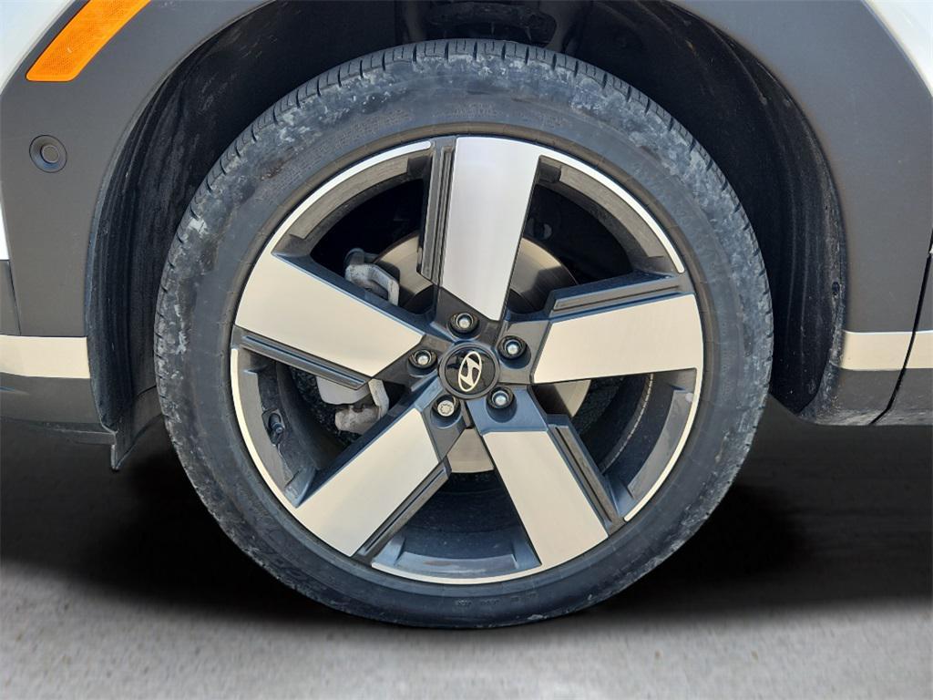 used 2024 Hyundai Santa Fe car, priced at $33,866