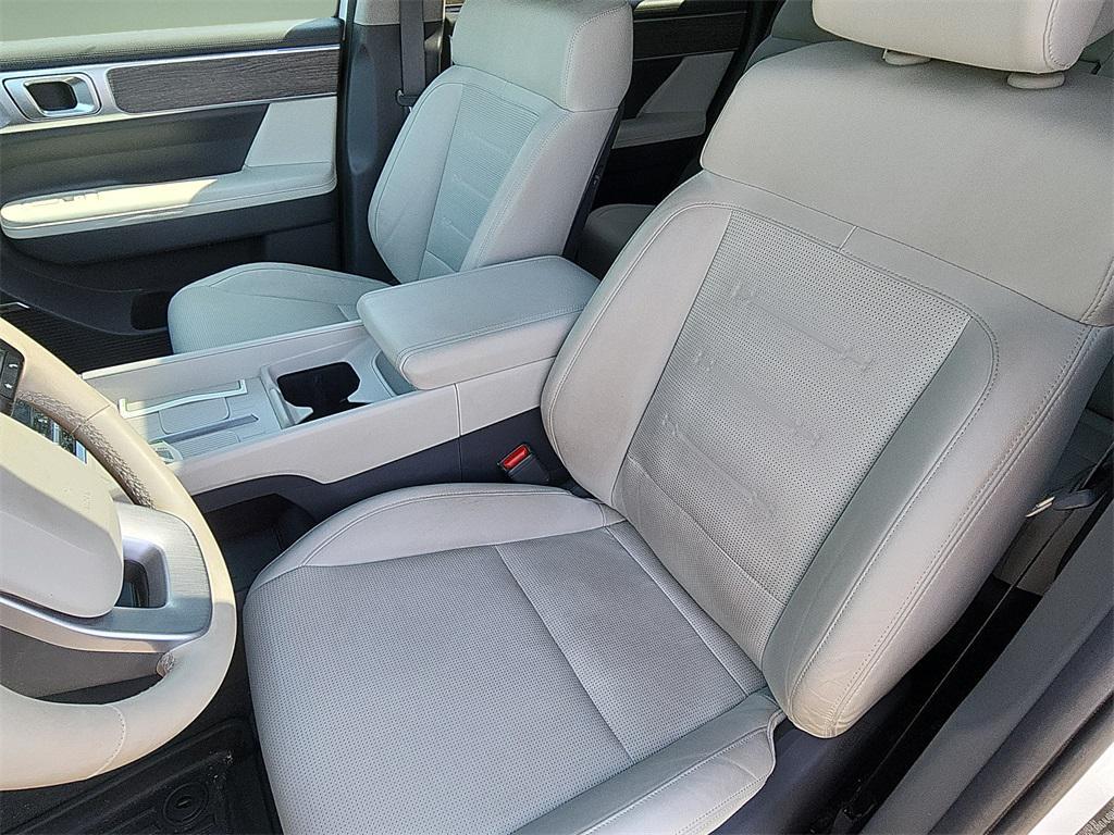 used 2024 Hyundai Santa Fe car, priced at $33,866