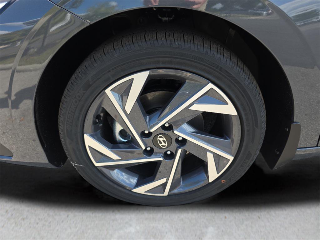 used 2025 Hyundai Elantra car, priced at $20,366