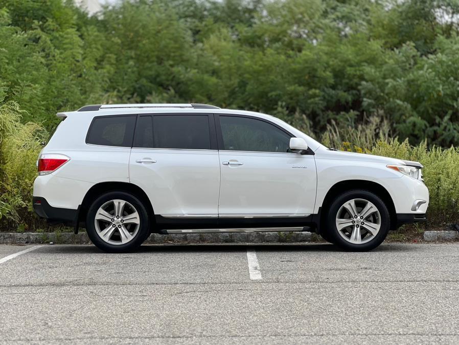 used 2013 Toyota Highlander car, priced at $13,987