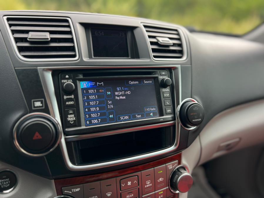 used 2013 Toyota Highlander car, priced at $13,987