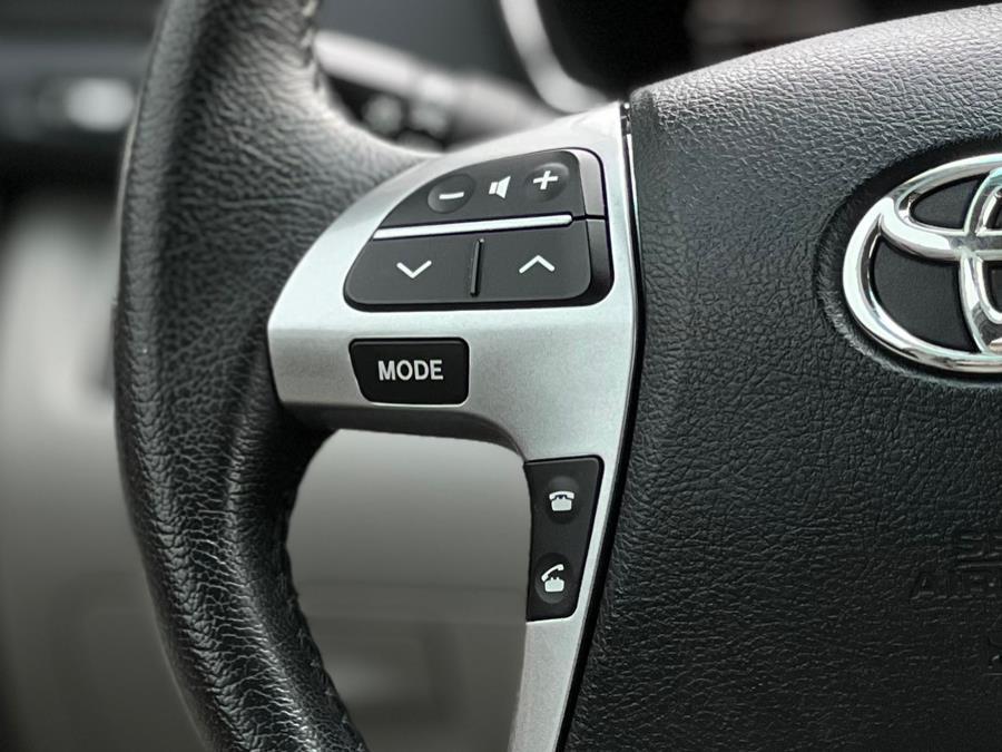 used 2013 Toyota Highlander car, priced at $13,987