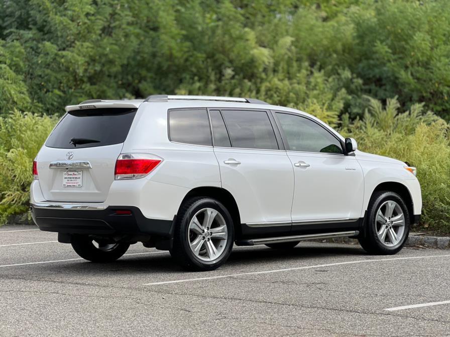 used 2013 Toyota Highlander car, priced at $13,987
