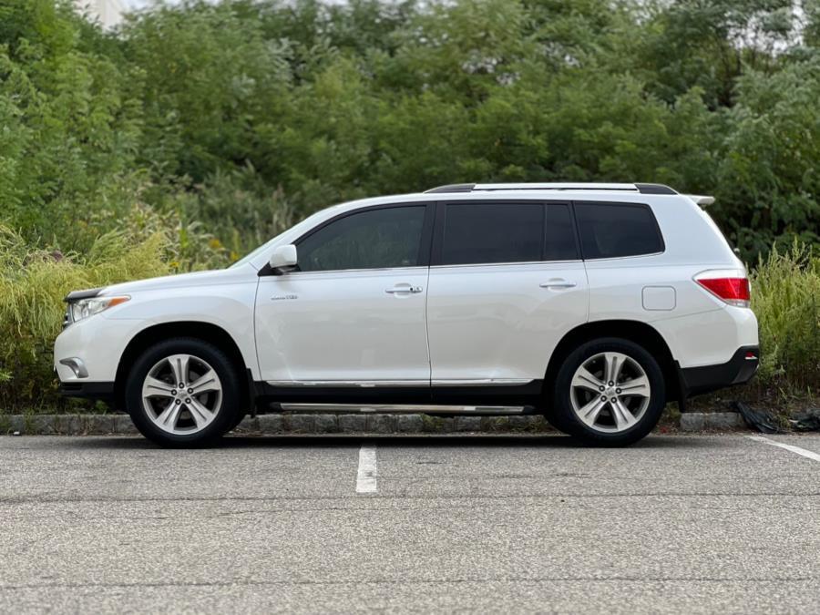 used 2013 Toyota Highlander car, priced at $13,987