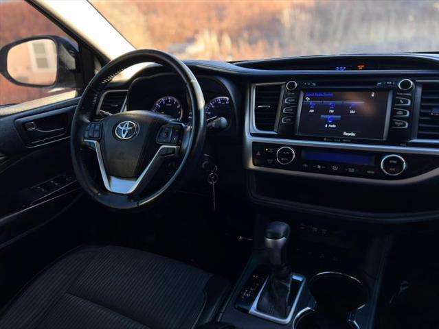 used 2019 Toyota Highlander car, priced at $24,837