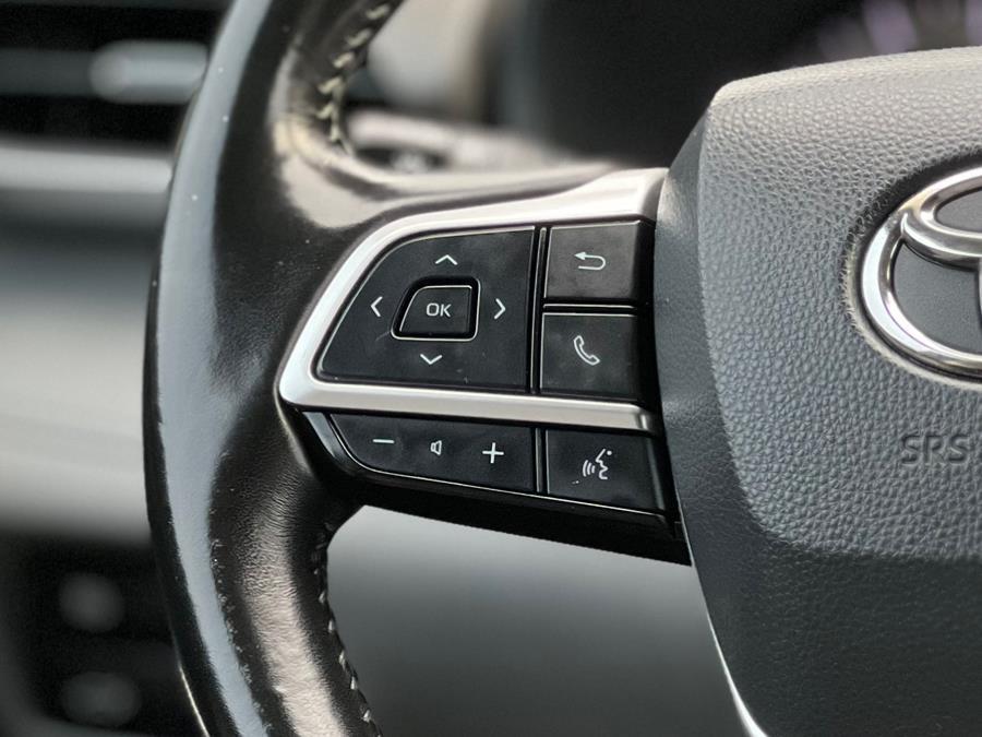 used 2022 Toyota Highlander car, priced at $26,487