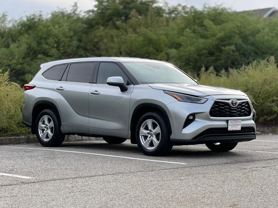 used 2022 Toyota Highlander car, priced at $26,487