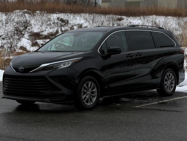 used 2022 Toyota Sienna car, priced at $31,487