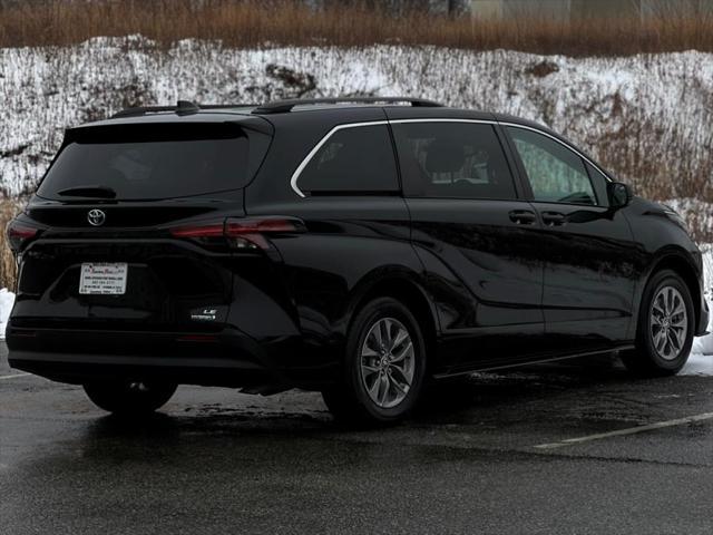 used 2022 Toyota Sienna car, priced at $31,487