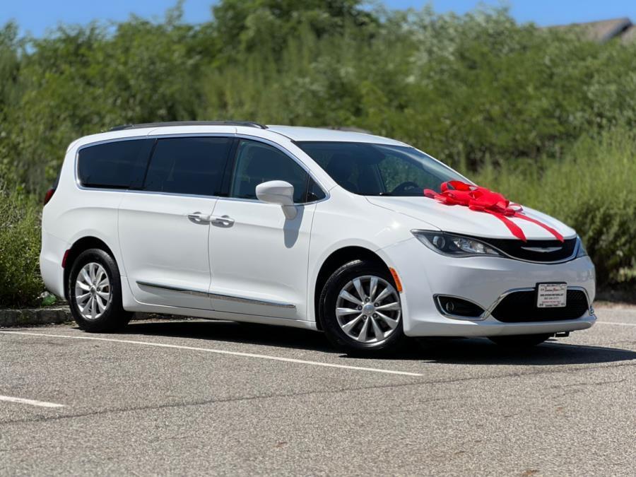 used 2017 Chrysler Pacifica car, priced at $13,727