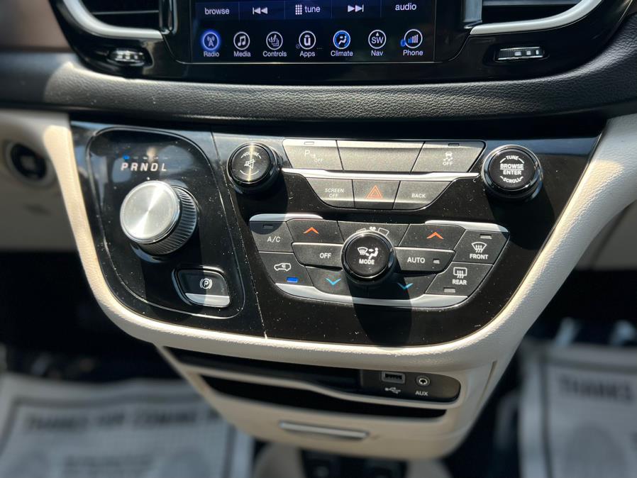 used 2017 Chrysler Pacifica car, priced at $13,727