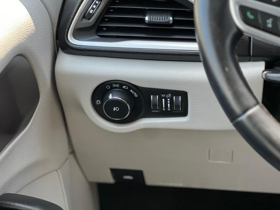 used 2017 Chrysler Pacifica car, priced at $13,727