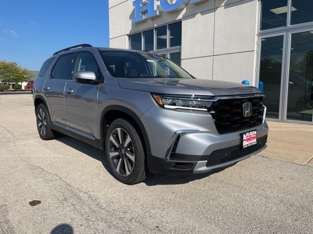 new 2025 Honda Pilot car, priced at $50,695