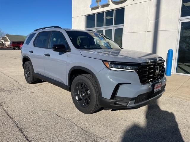 new 2025 Honda Pilot car, priced at $51,250