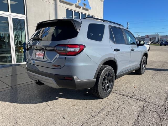 new 2025 Honda Pilot car, priced at $51,250