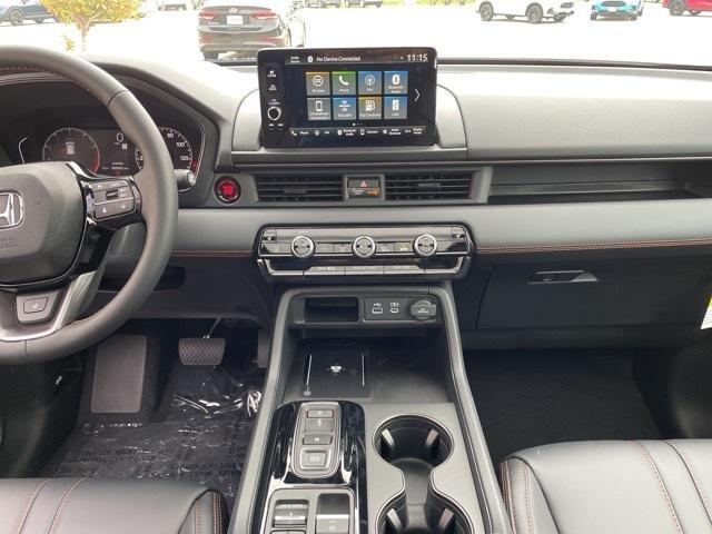 new 2025 Honda Pilot car, priced at $51,350
