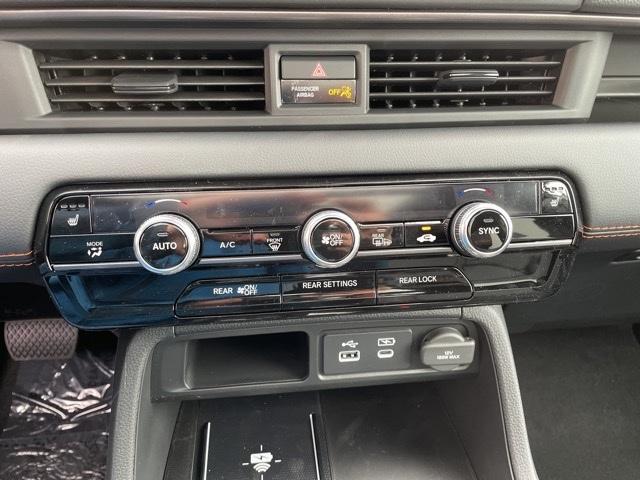 new 2025 Honda Pilot car, priced at $51,350