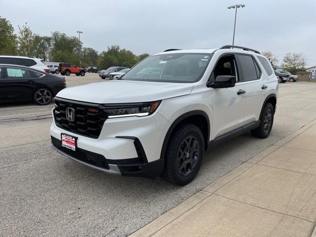 new 2025 Honda Pilot car, priced at $51,350
