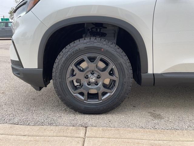 new 2025 Honda Pilot car, priced at $51,350