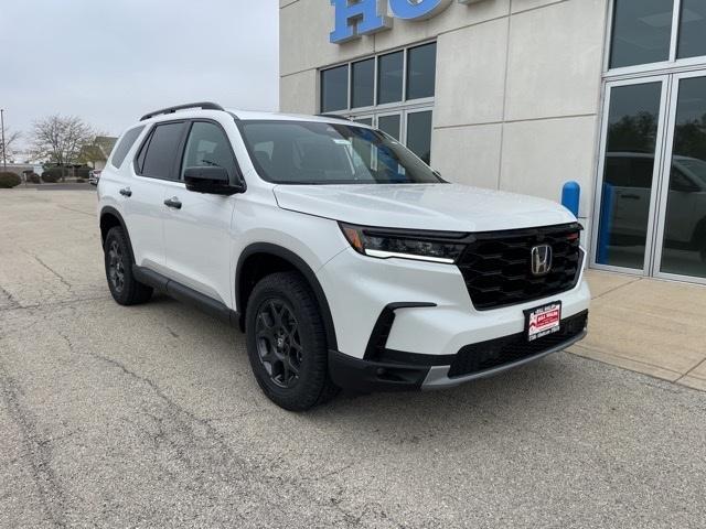 new 2025 Honda Pilot car, priced at $51,350