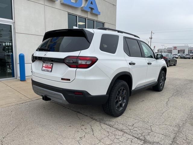 new 2025 Honda Pilot car, priced at $51,350