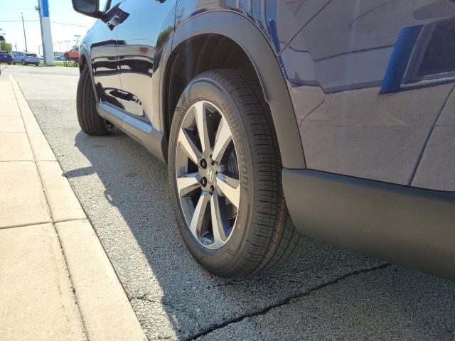 new 2025 Honda Pilot car, priced at $51,050