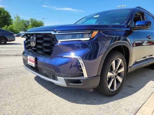 new 2025 Honda Pilot car, priced at $51,050