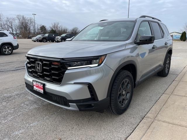 new 2025 Honda Pilot car, priced at $50,795