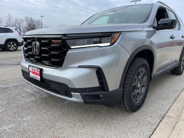 new 2025 Honda Pilot car, priced at $50,795