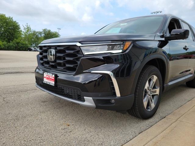 new 2025 Honda Pilot car, priced at $46,695