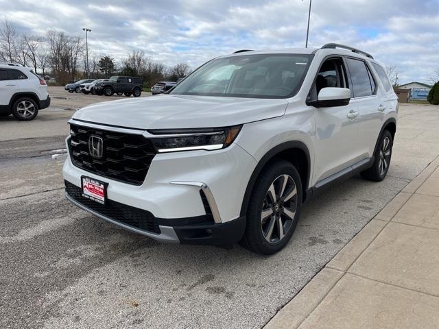 new 2025 Honda Pilot car, priced at $51,450