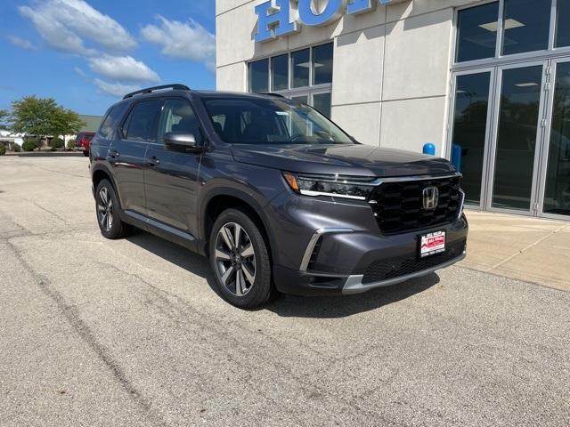 new 2025 Honda Pilot car, priced at $50,695