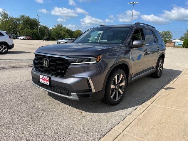 new 2025 Honda Pilot car, priced at $50,695