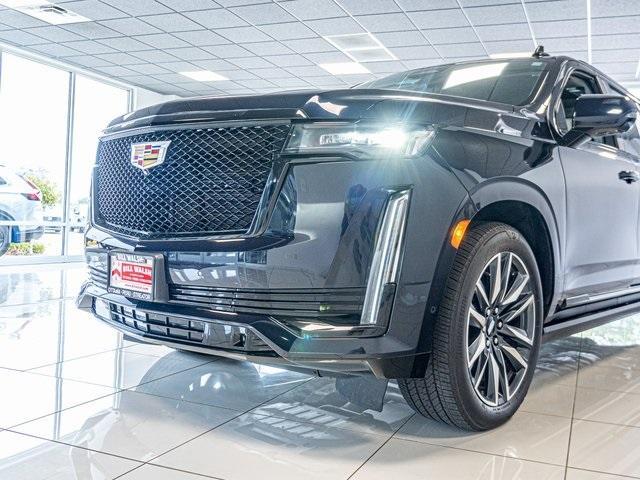 used 2021 Cadillac Escalade ESV car, priced at $81,192