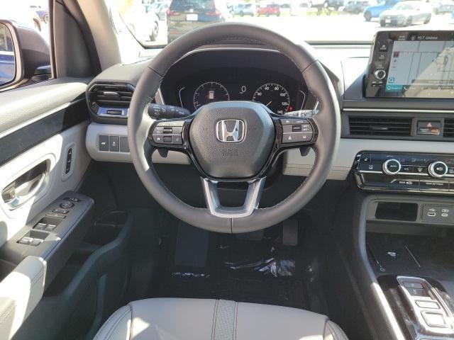 new 2025 Honda Pilot car, priced at $51,095