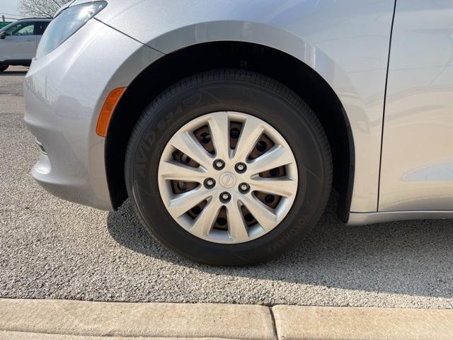 used 2019 Chrysler Pacifica car, priced at $12,995
