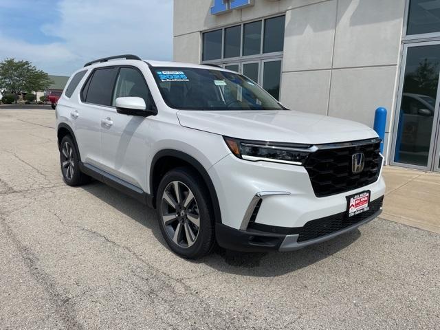 new 2025 Honda Pilot car, priced at $54,985