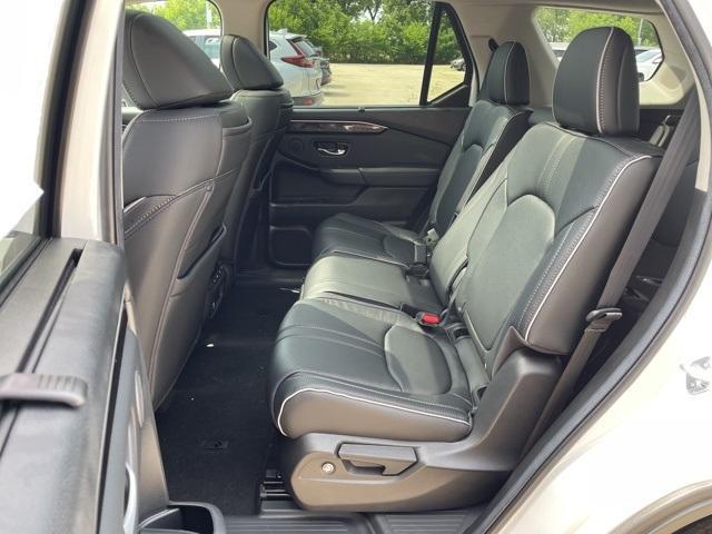 new 2025 Honda Pilot car, priced at $54,985