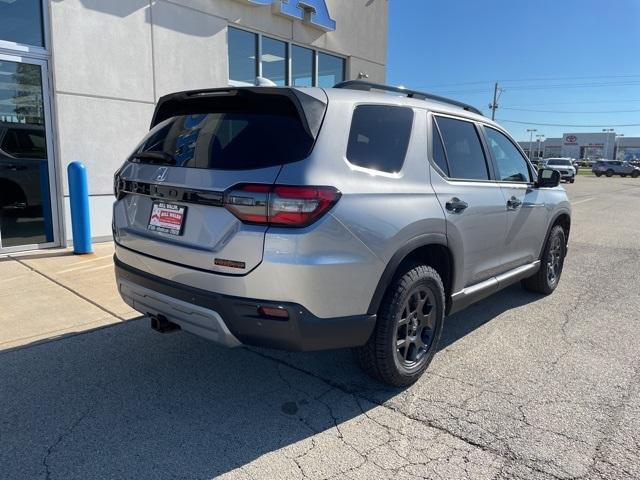 new 2025 Honda Pilot car, priced at $50,895