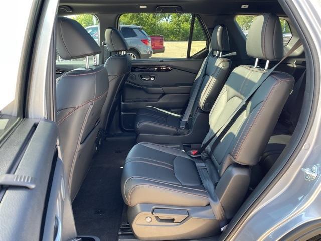 new 2025 Honda Pilot car, priced at $50,895