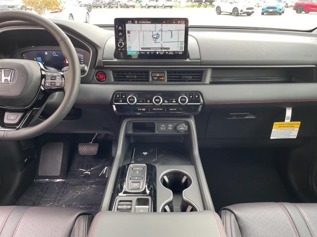 new 2025 Honda Pilot car, priced at $56,530