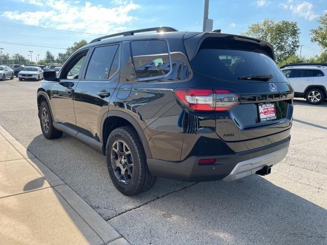 new 2025 Honda Pilot car, priced at $50,495